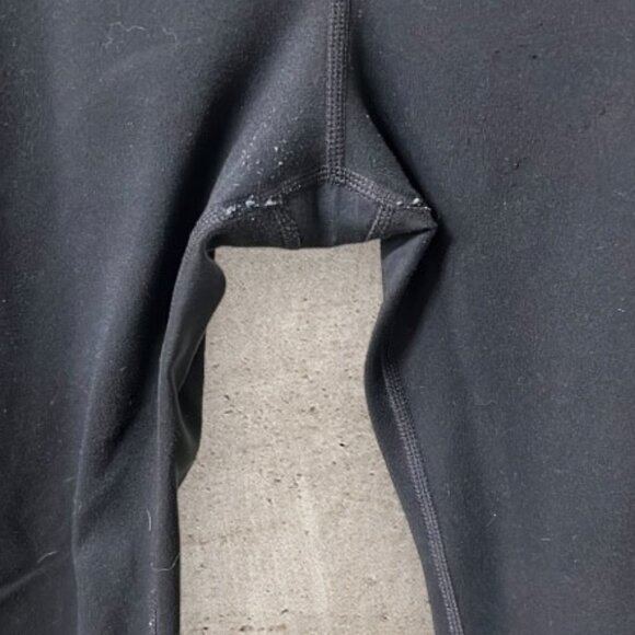 GapFit Blackout Full Panel Capris -Maternity - Picture 4 of 7